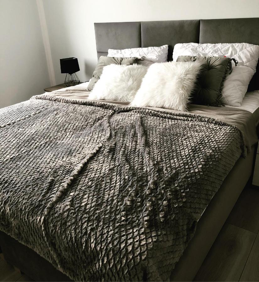 Apartament Happiness Jelenia Góra Esterno foto
